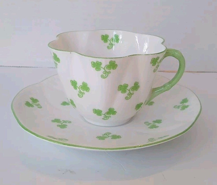 Shelley Fine Bone China England Shamrock Fluted Edge Teacup & Saucer