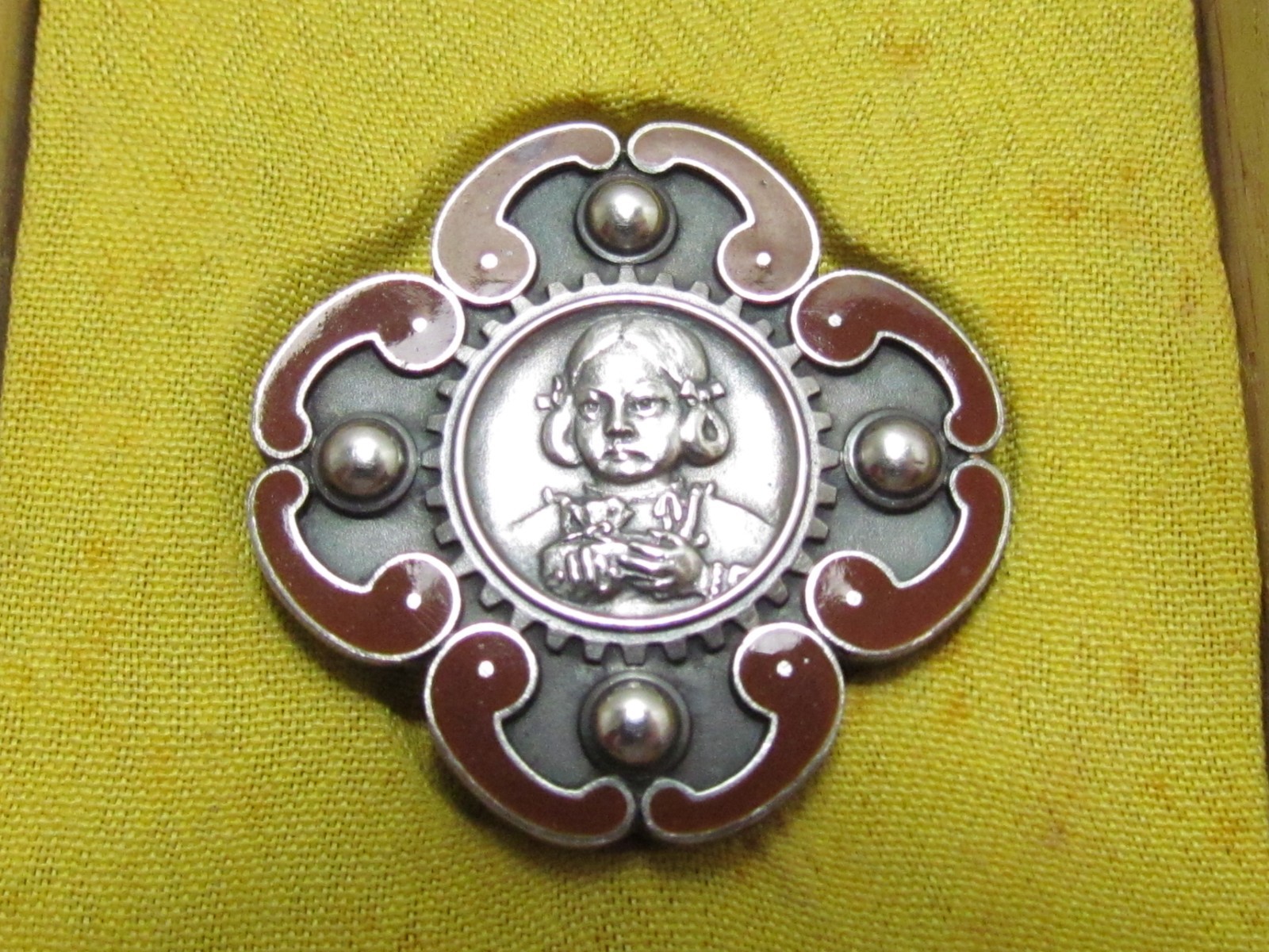 RARE M HALLMARK WW2 JAPANESE SILVER INDUSTRIAL WORKER BADGE GOLDEN KITE WWII