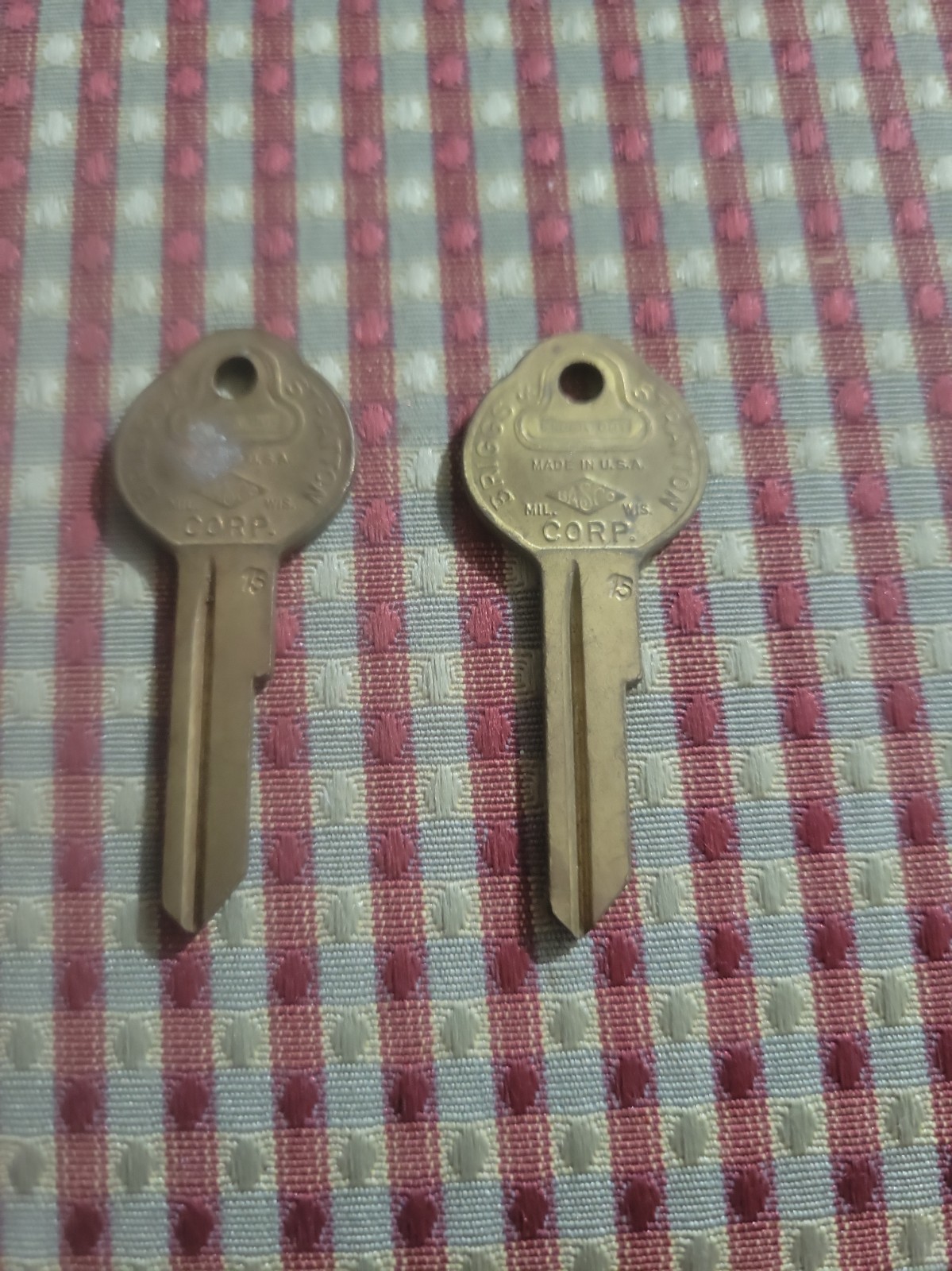 2 Vintage Old Original Antique BASCO Briggs & Stratton Milwaukee # 15 Key Uncut
