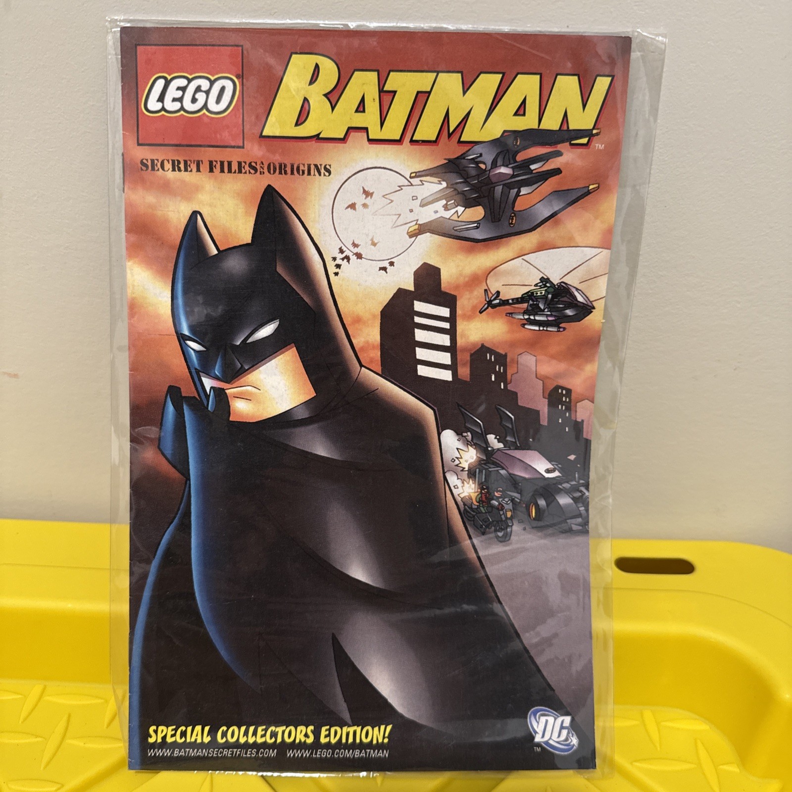 LEGO Batman Secret Files & Origins Exclusive Comic Book 2006 DC Comics/LEGO