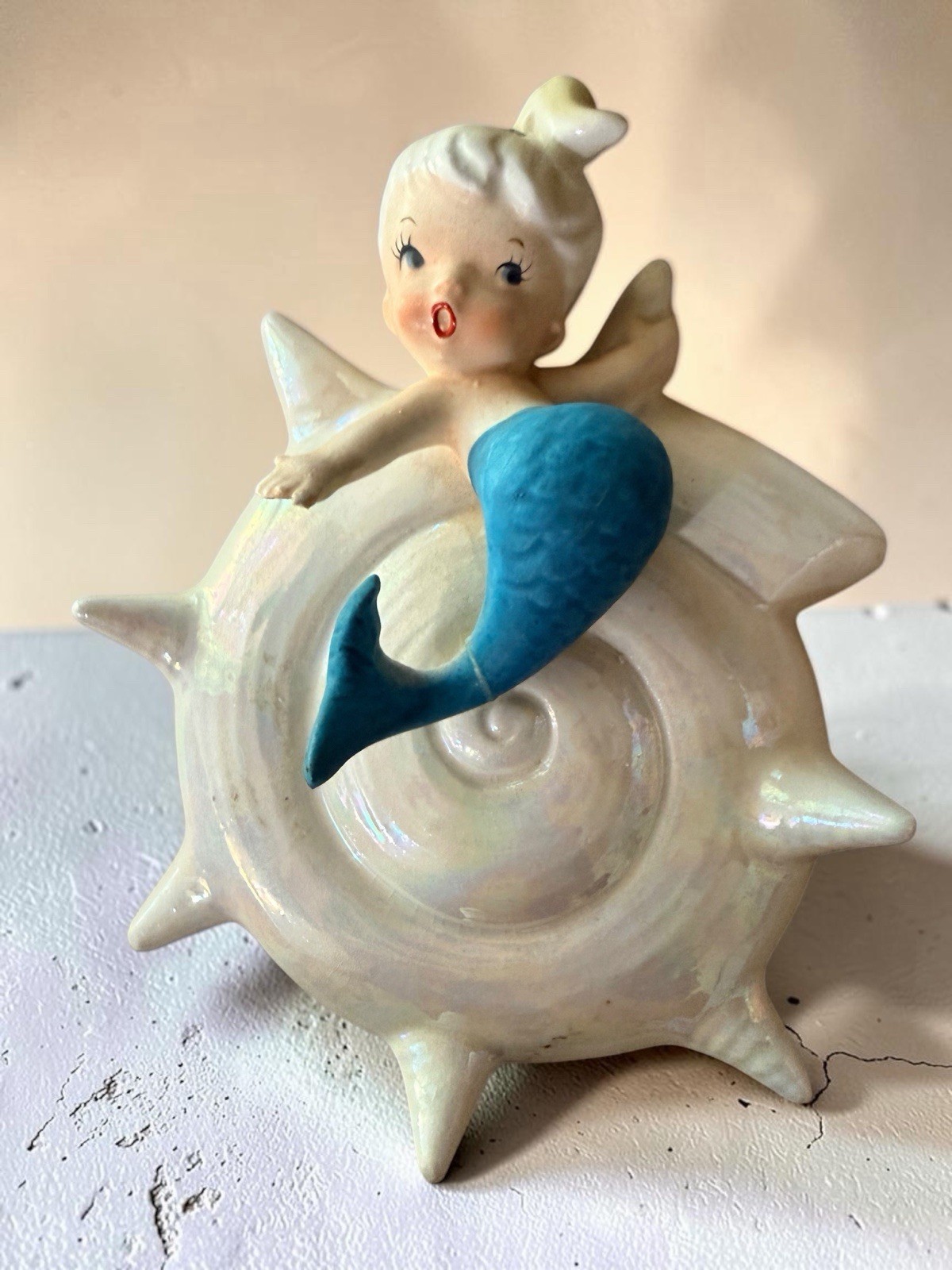 Vintage Ceramic LEFTON Mermaid Wall Plaque on Shell Pearlized  Cute 🩱