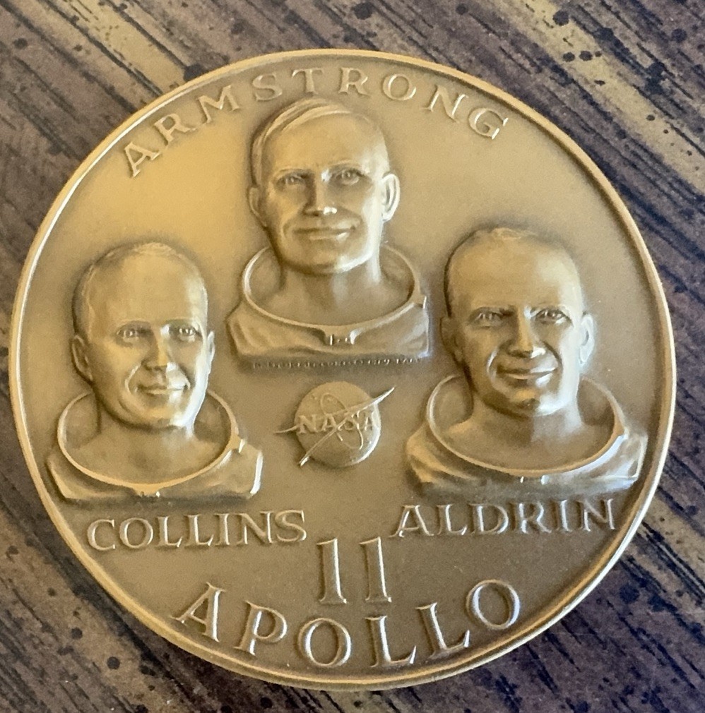 Apollo 11 NASA Lunar Landing Bronze Medallion 2.5