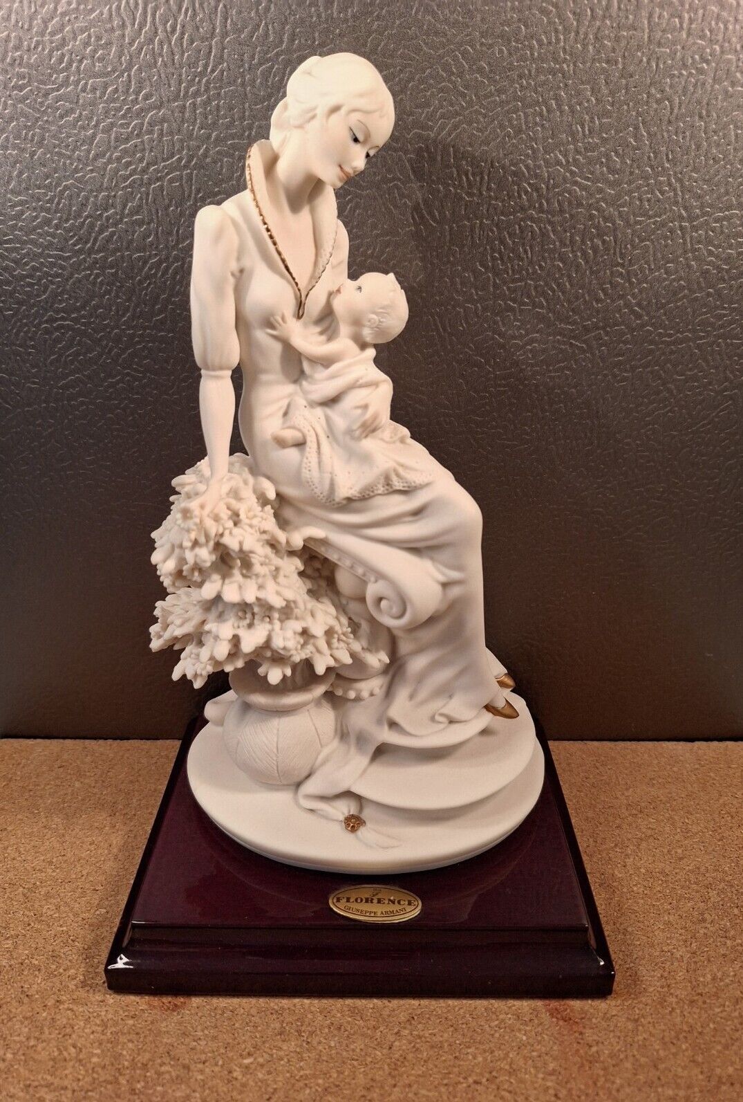 Giuseppe Armani Porcelain Figure  MOTHER AND SWADDLED BABY 9.5\