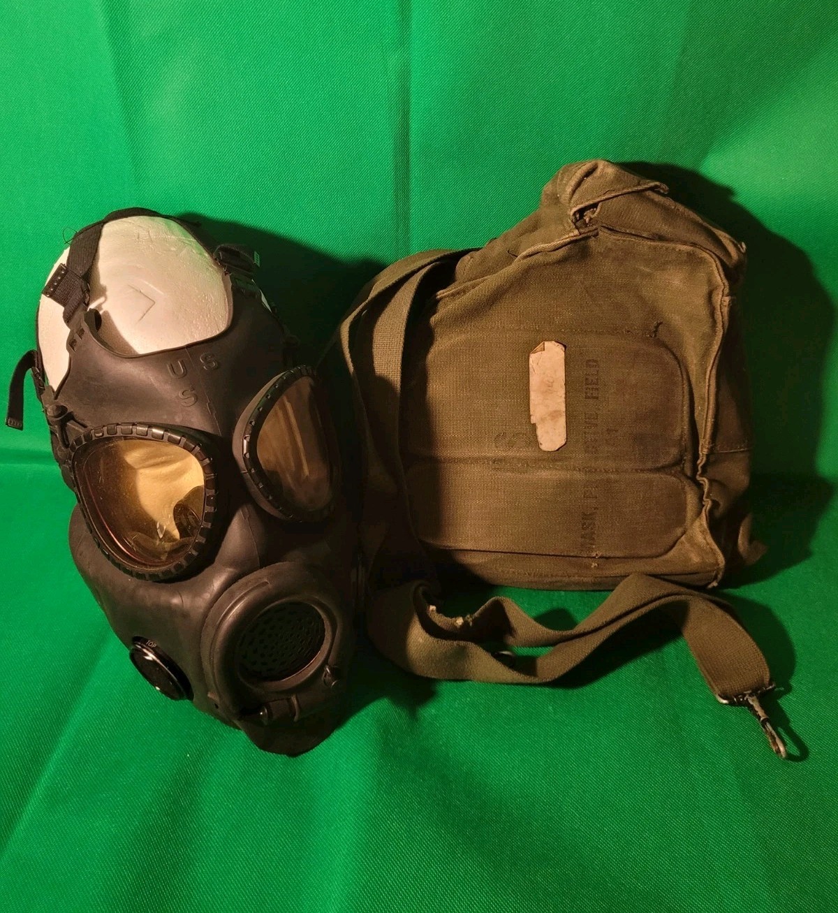 Vietnam Era US M17 Gas Mask Medium w/ Canvas Bag