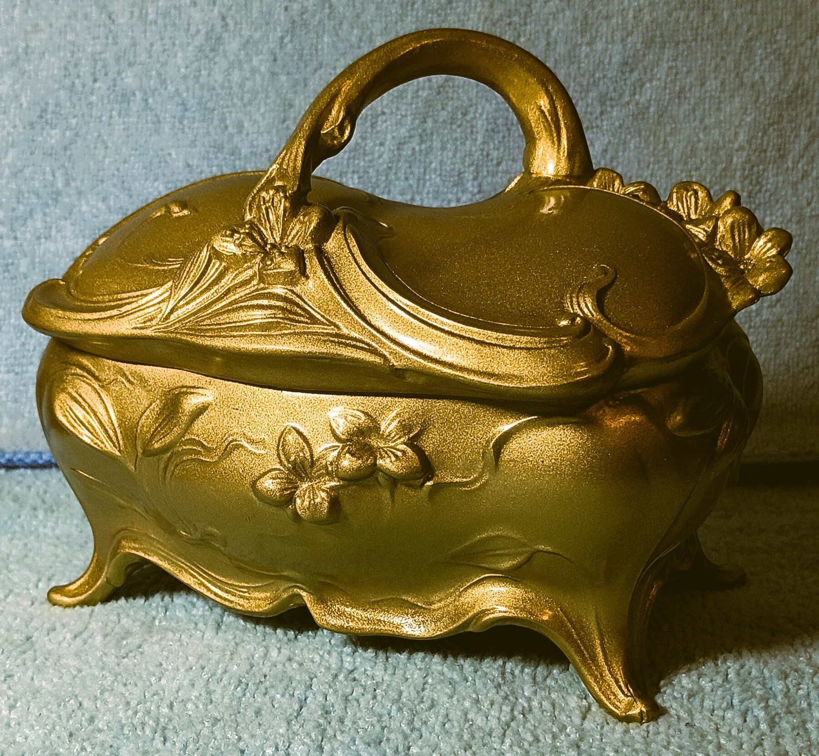 Vintage Antique Victorian Art Nouveau Metal Floral Design Casket Trinket Box