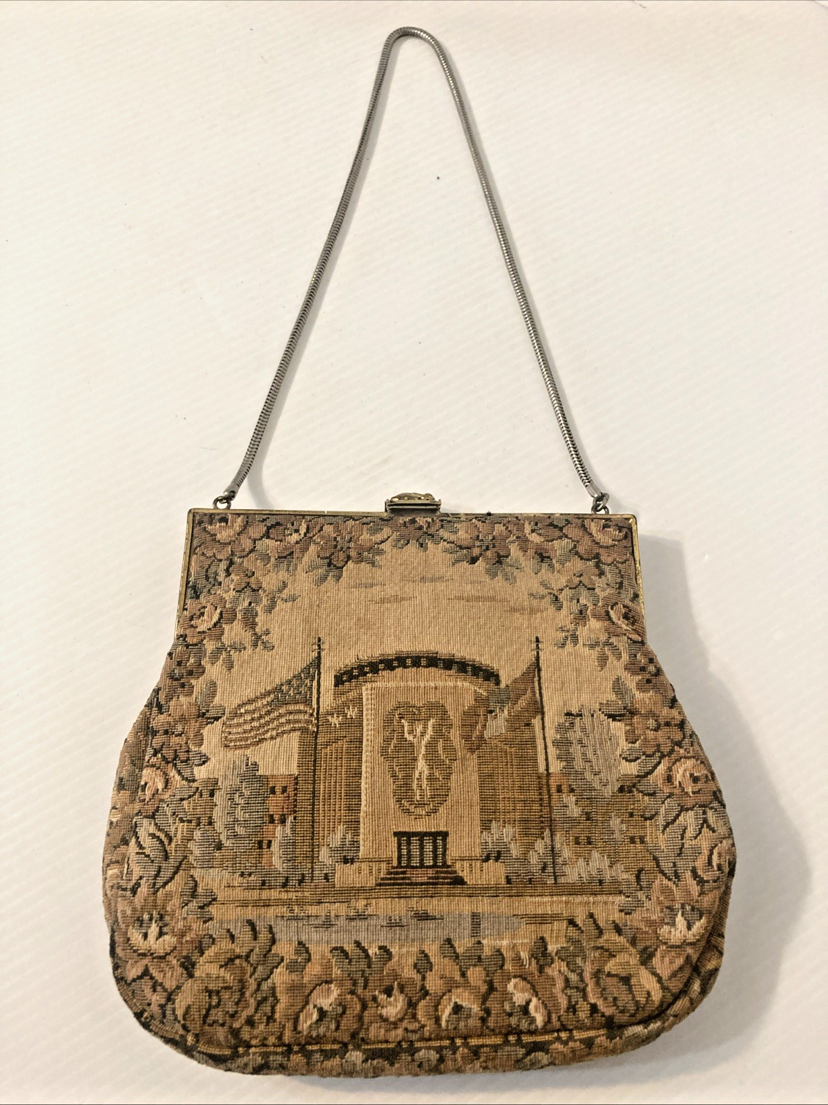 1939 New York World\'s Fair Tapestry Purse by Sico - Administrations Bldg  - RARE