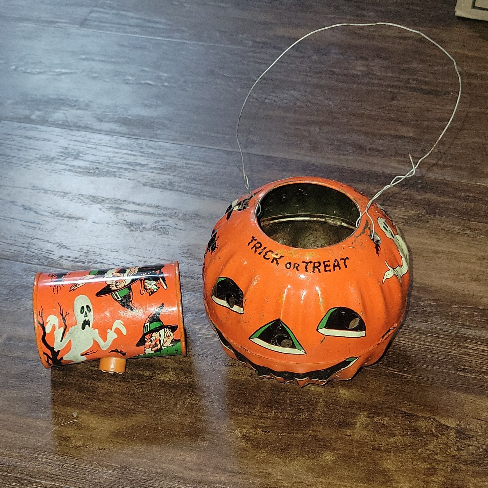 VTG 1950s U.S. Metal Toy Tin Litho Trick-or-Treat Halloween Pumpkin & Noisemaker