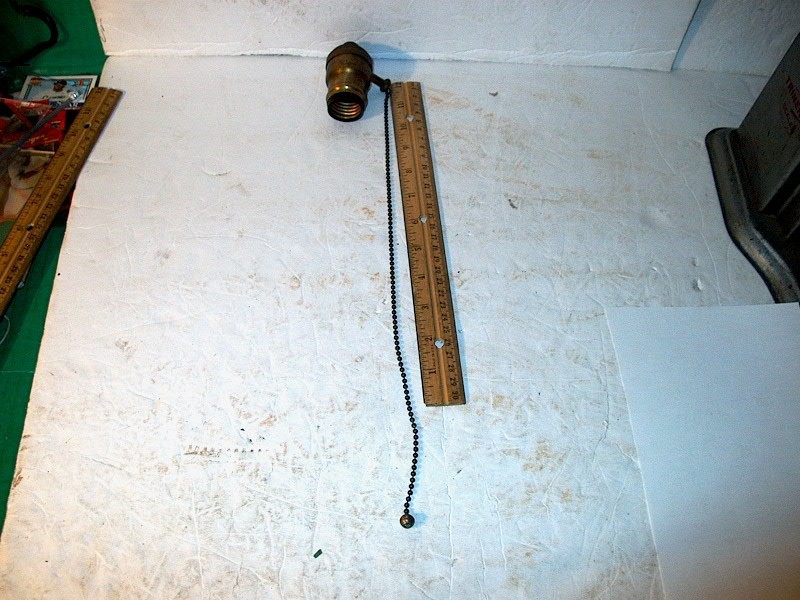 ANTIQUE HUBBELL 250V-250W VERY LONG PULL CHAIN SOCKET WITH ROUND PULL