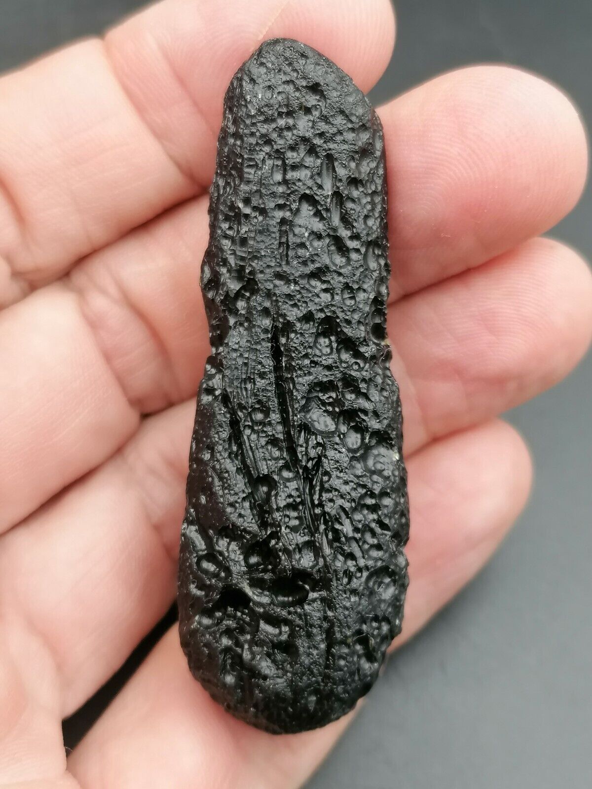 Quality Tektite Indochinite drop 21,37g / 6,5 cm Meteorite Impact glass