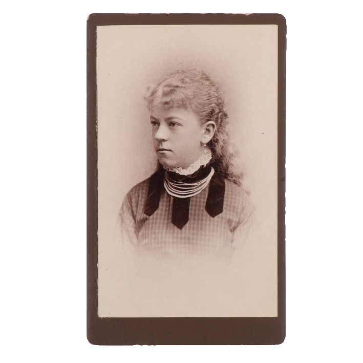 CDV Carte de Visite Portrait of a Woman from San Francisco, California #822