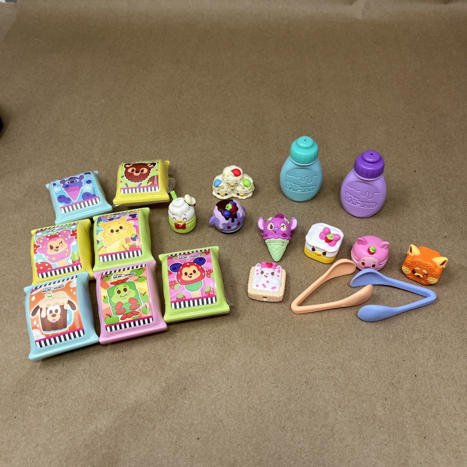 Disney Munchlings Mini Figures  Lot Accessories