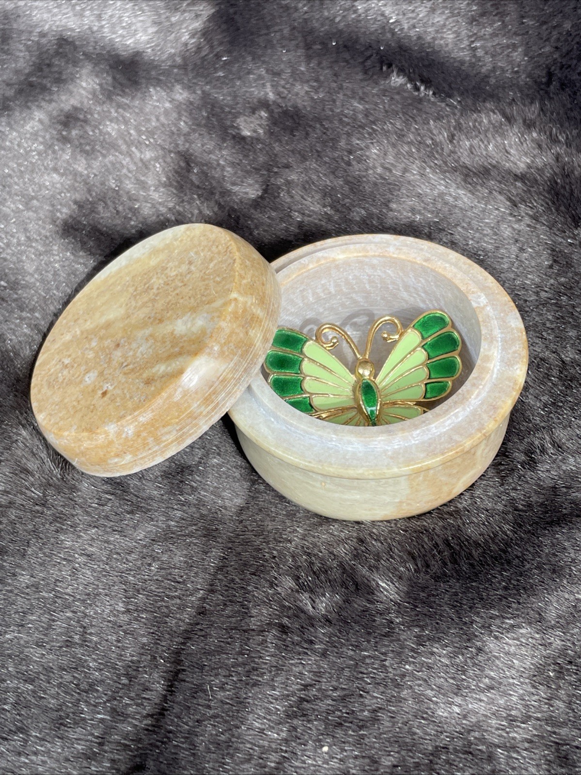 Vintage Handcrafted Round Soapstone Trinket Box Wtih  Butrerfly Pin