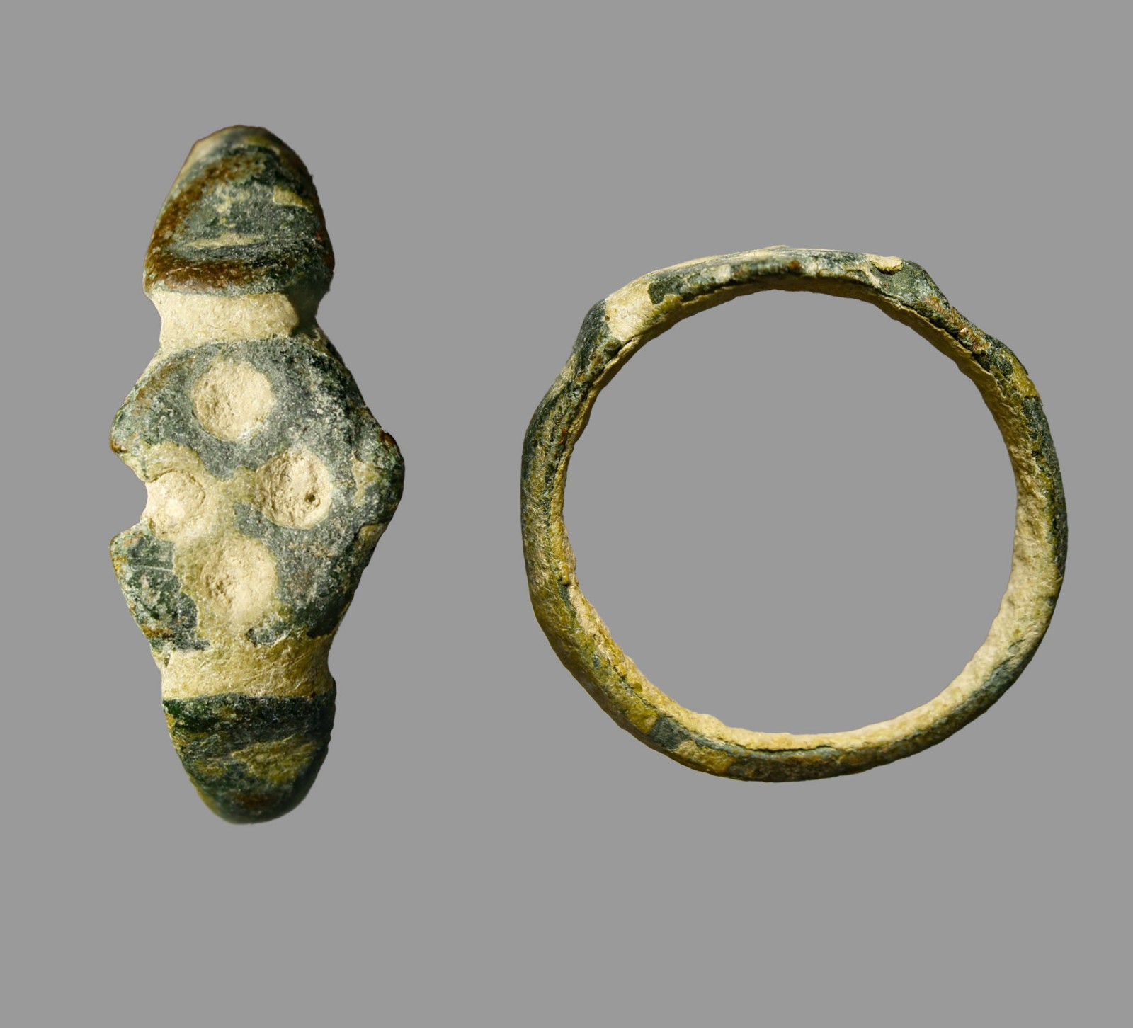 Late Roman / Early Byzantine Bronze Christian Cross Ring (Circa 4th–6th Century)