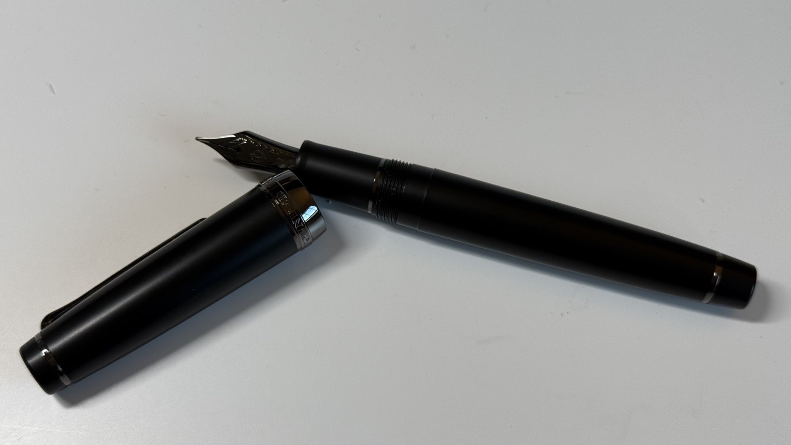 Sailor Professional Gear Black Imperial Medium Nib 21K Fountain Pen