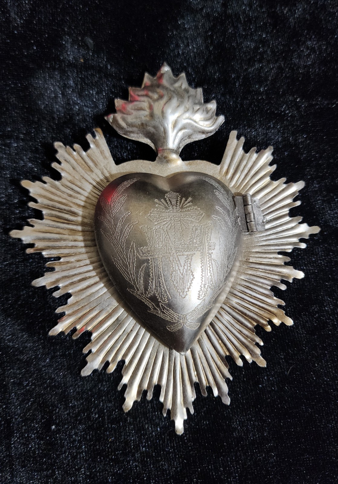 Old-style ex-voto  in the shape of the Sacred Heart of Mary 4 in × 5 in.