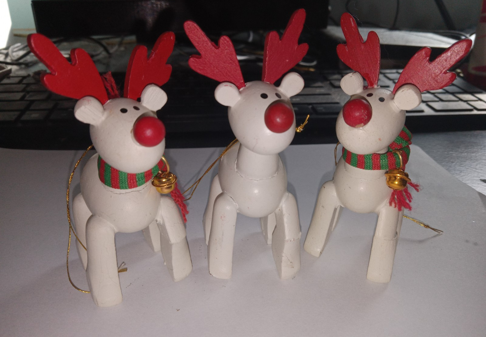 Vintage 1987 Avon Belvedeer White Christmas Wood Reindeer Lot of 3 Grandmacore