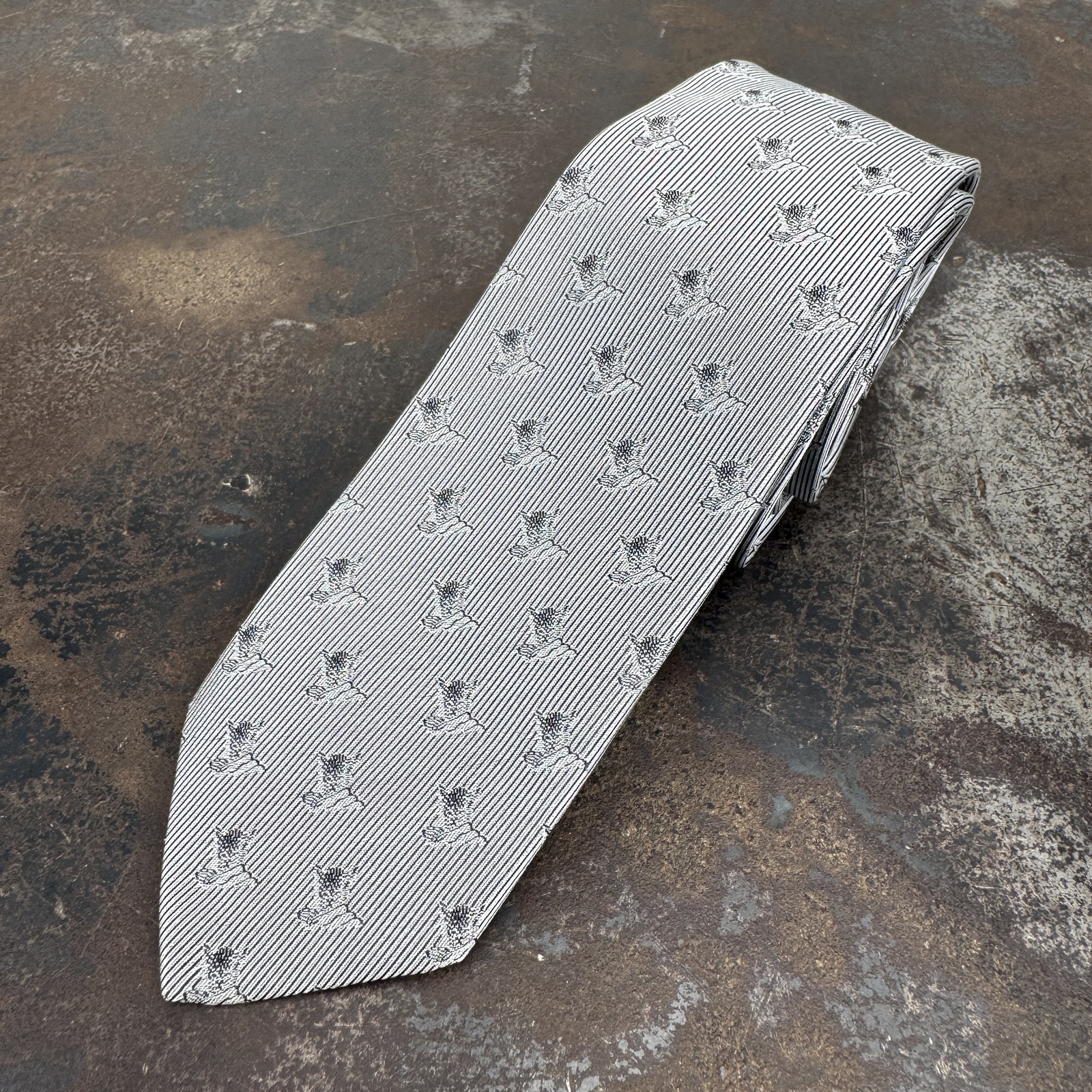 VTG Chesapeake & Ohio Railroad CHESSIE SYSTEM CSX Necktie SILVER