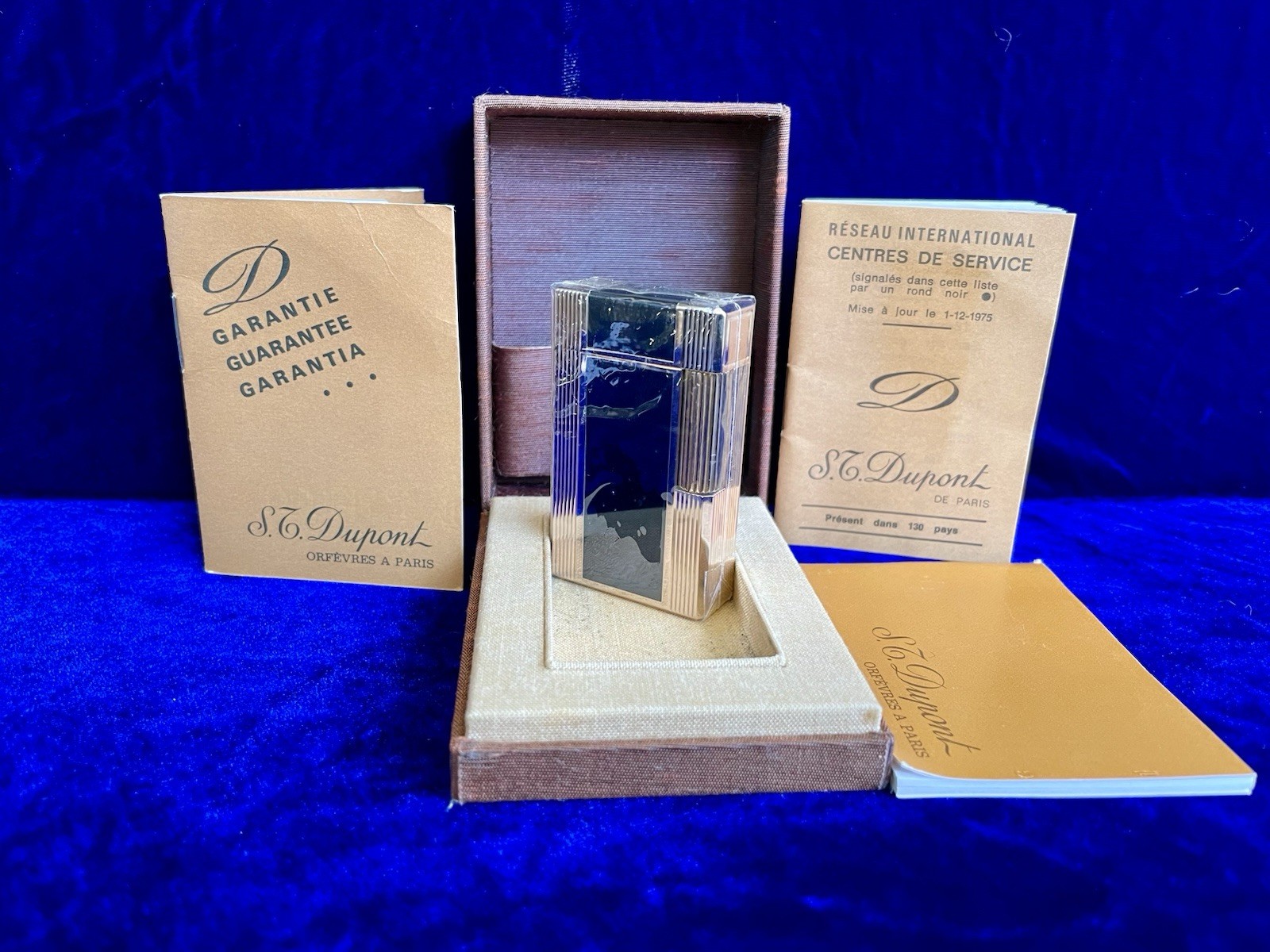 ST Dupont Lighter Vintage Large Black Gold New Sealed Old Stock Full Set