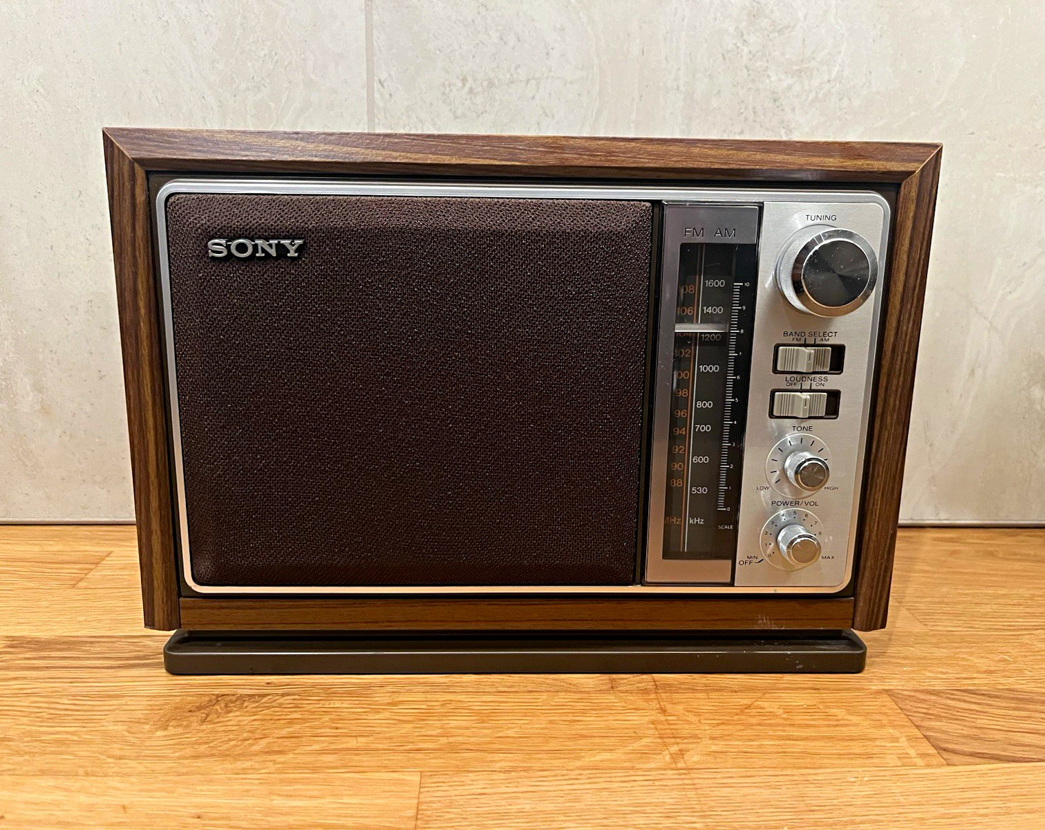 Sony ICF-9740W FM/AM Transistor Radio Wood Cabinet Woodgrain Vintage Collectible Sony ICF-9740W FM/AM Transistor Radio Wood Cabinet Woodgrain Vintage Collectible