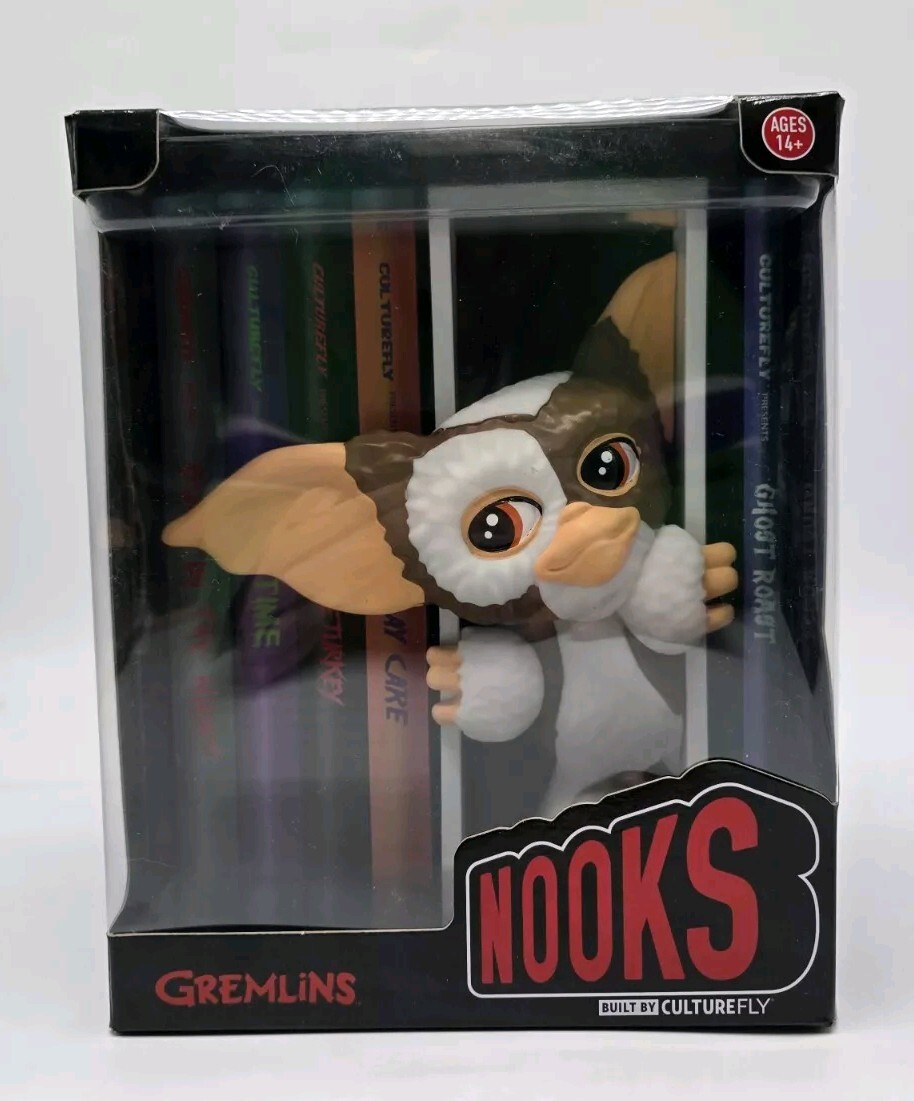 GREMLINS - GIZMO -  Nooks Culturefly Book Shelf Decoration New in Box Sealed
