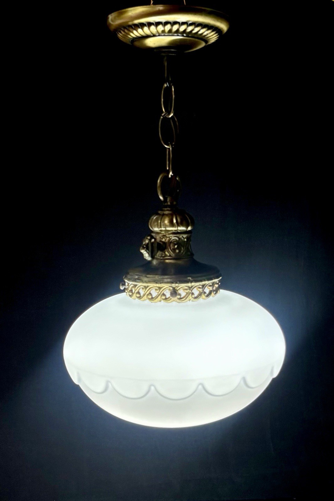Vintage Mid-century Modern Lotus Scalloped Hanging Pendant Light Fixture