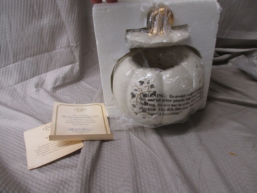 The Lenox Pierced Pumpkin Votive Fine Ivory China 24k Gold Accents Luminary 2001