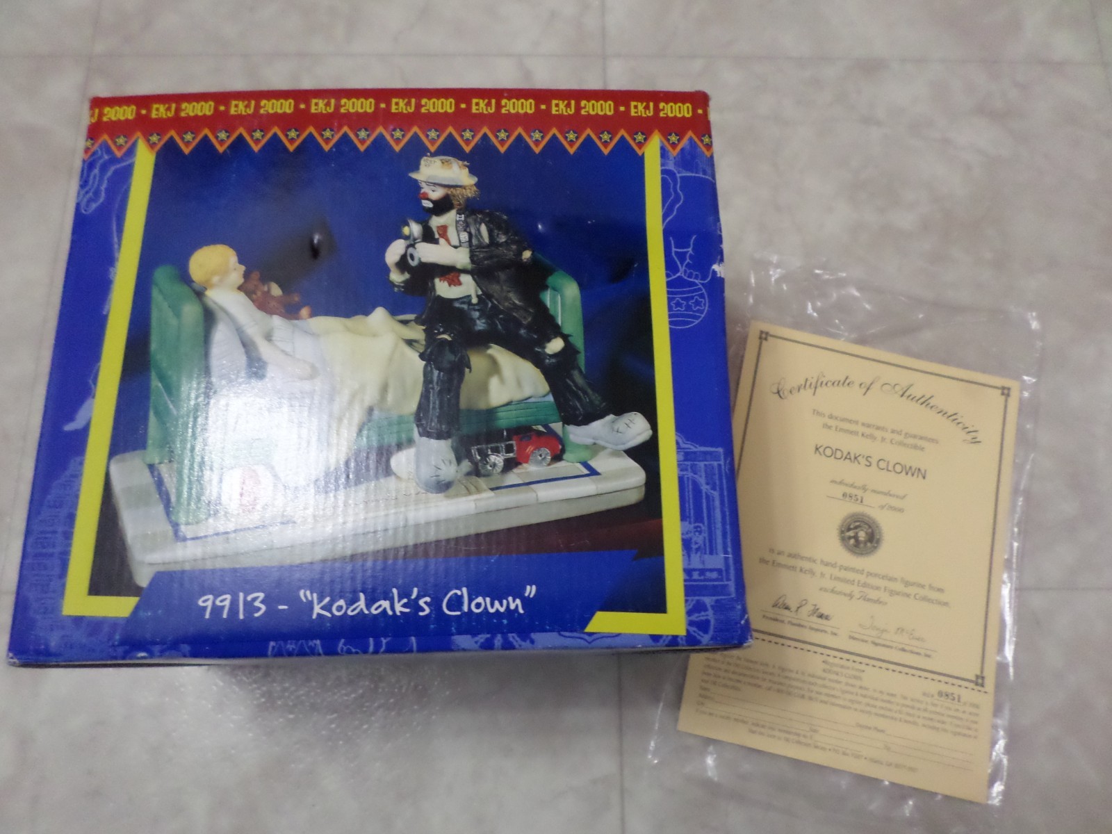 EMMETT KELLY JR - Kodak's Clown - Flambro #9913 With COA Certificate #0851/2000