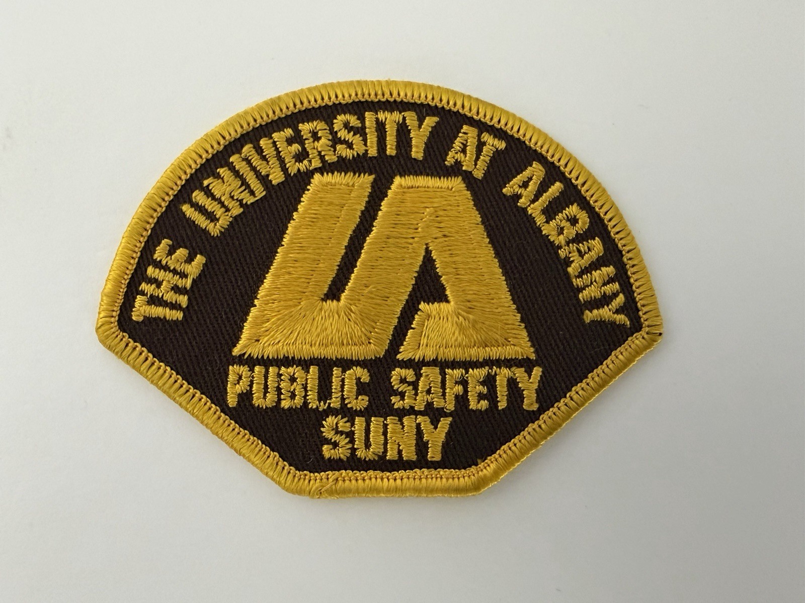 VINTAGE SUNY STATE UNIVERSITY OF NEW YORK AT ALBANY PUBLIC SAFETY PATCH #D88