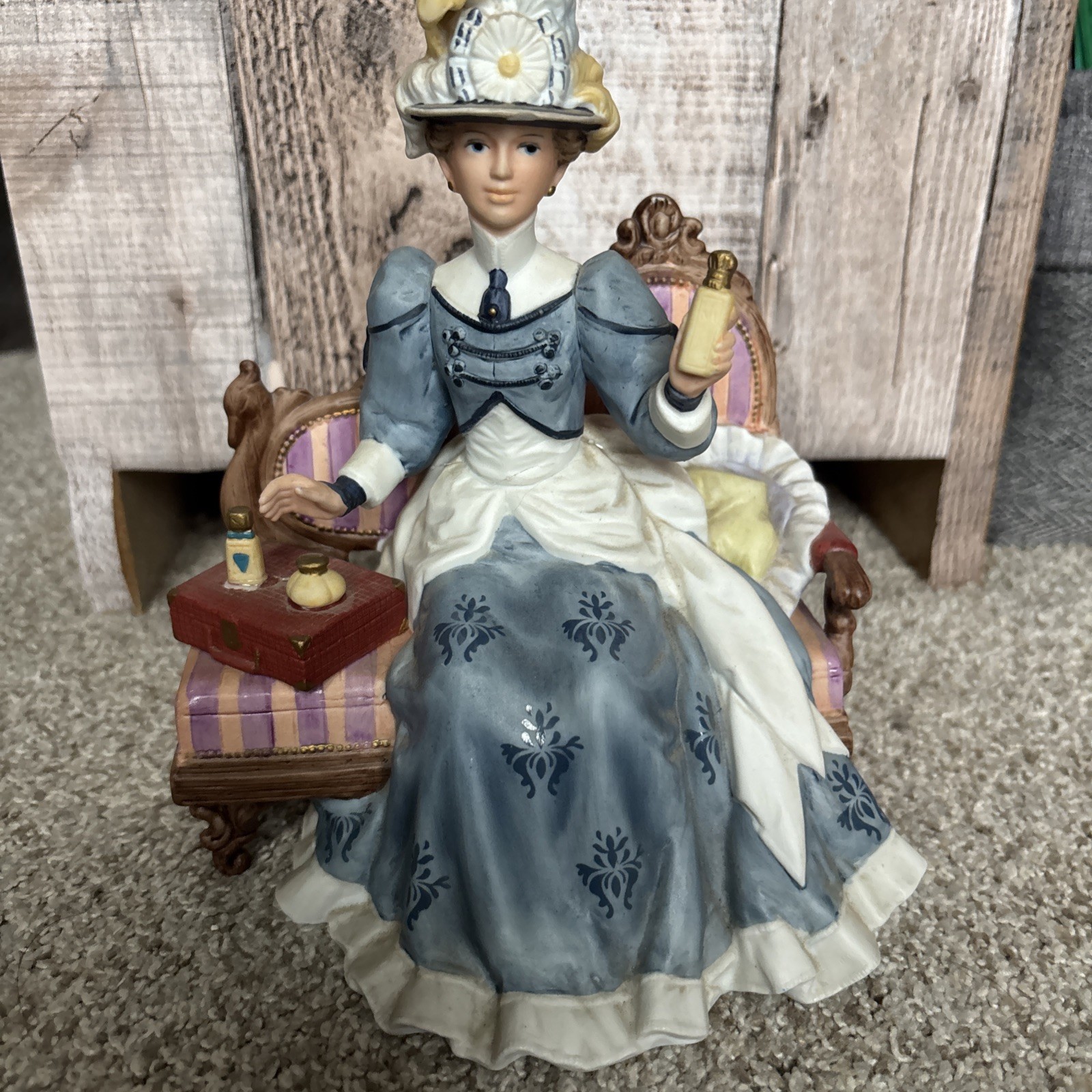 1992 Avon Albee Award Porcelain Figurine