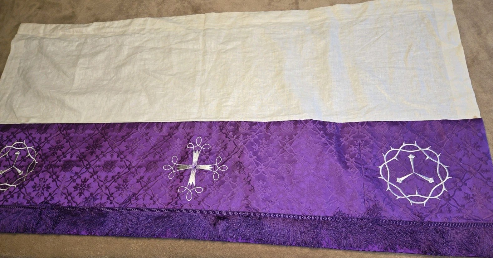 Rare Christian GASPARD Castle Craft RN25309 100% Purple Silk 57