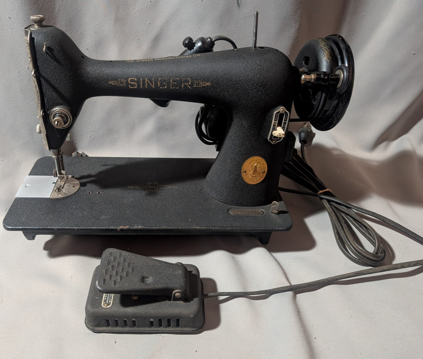 1941 Singer Model 66 Godzilla Crinkle Sewing Machine Foot Pedal Tested Working