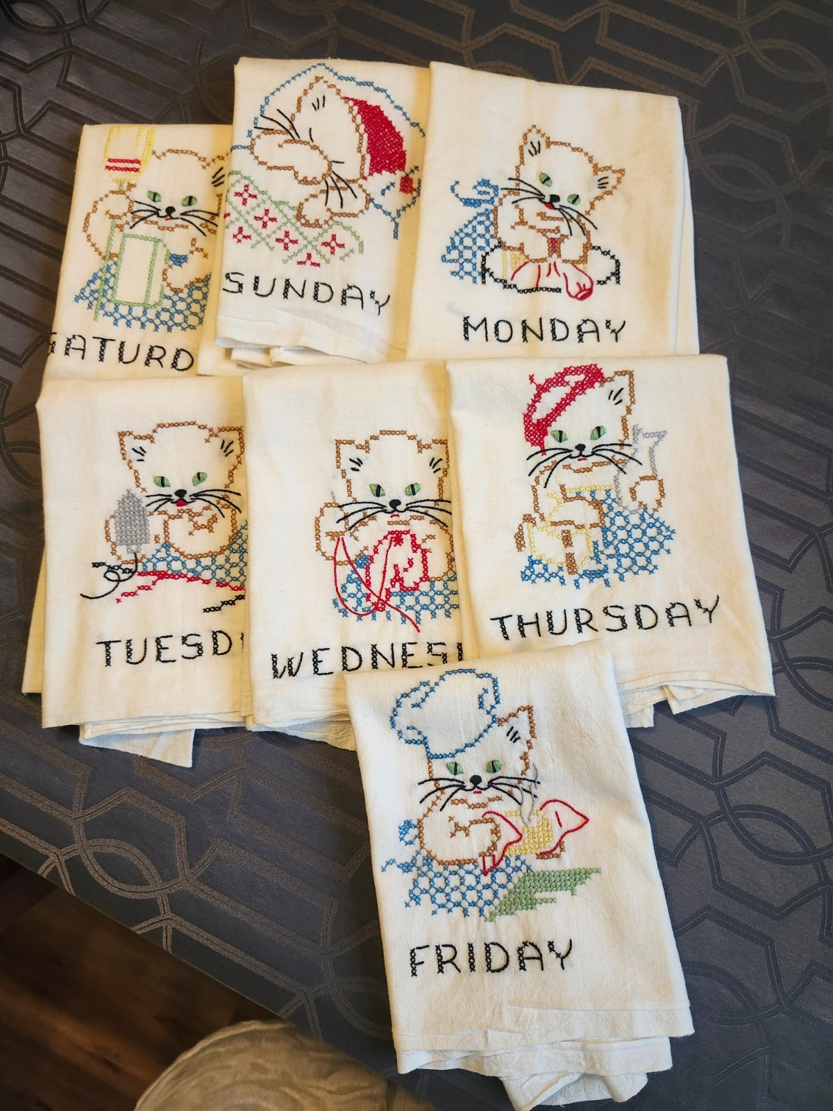 Vtg Hand Stitched Days of the Week Kitten Flour Sack Towels Monday-Sunday Set 7