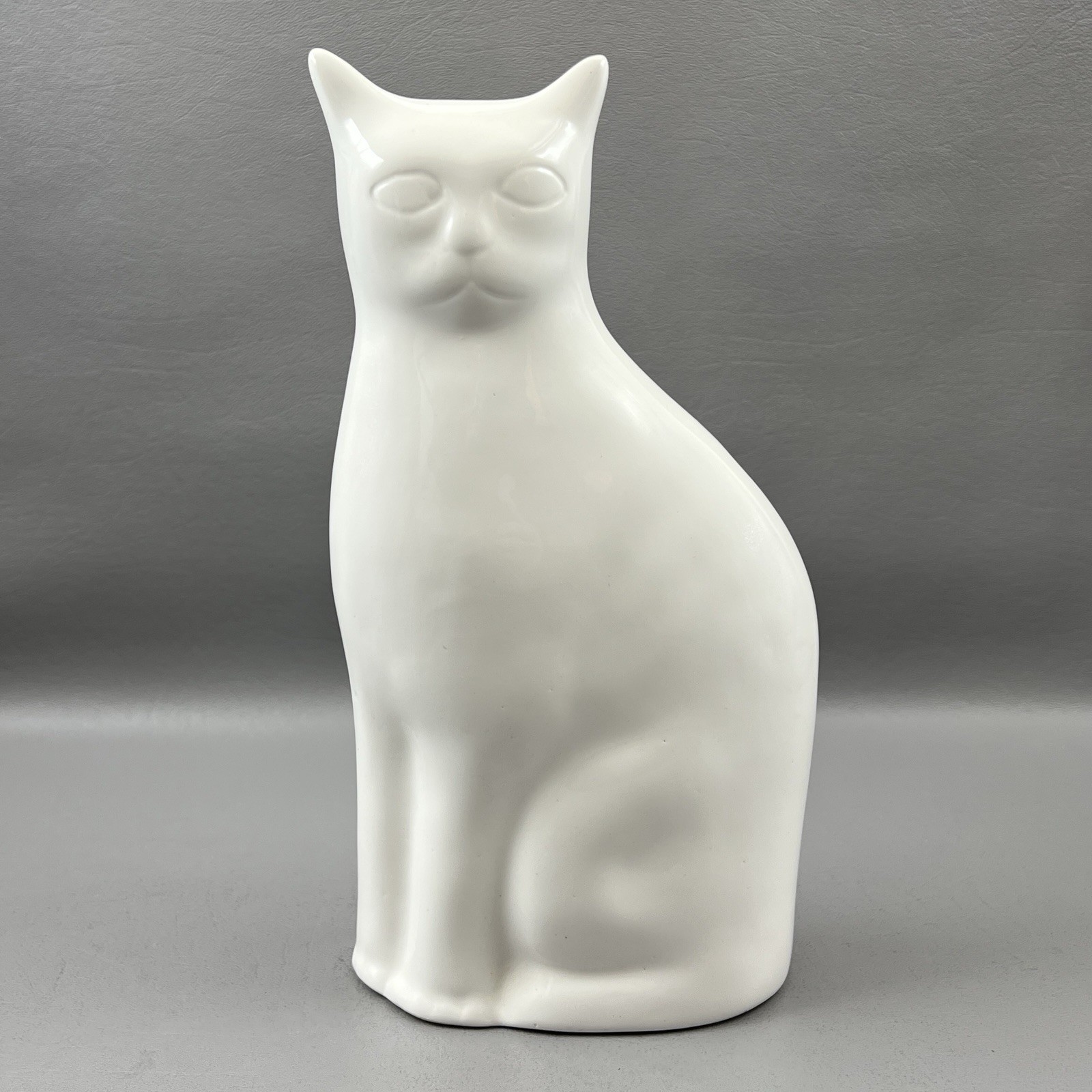 Vintage Enesco Sitting White Cat 10\