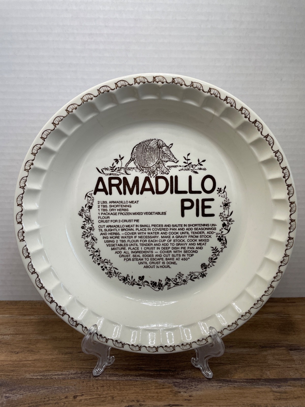 RARE Vintage Royal China Co ARMADILLO Pie Recipe Ceramic Dish Pan Plate