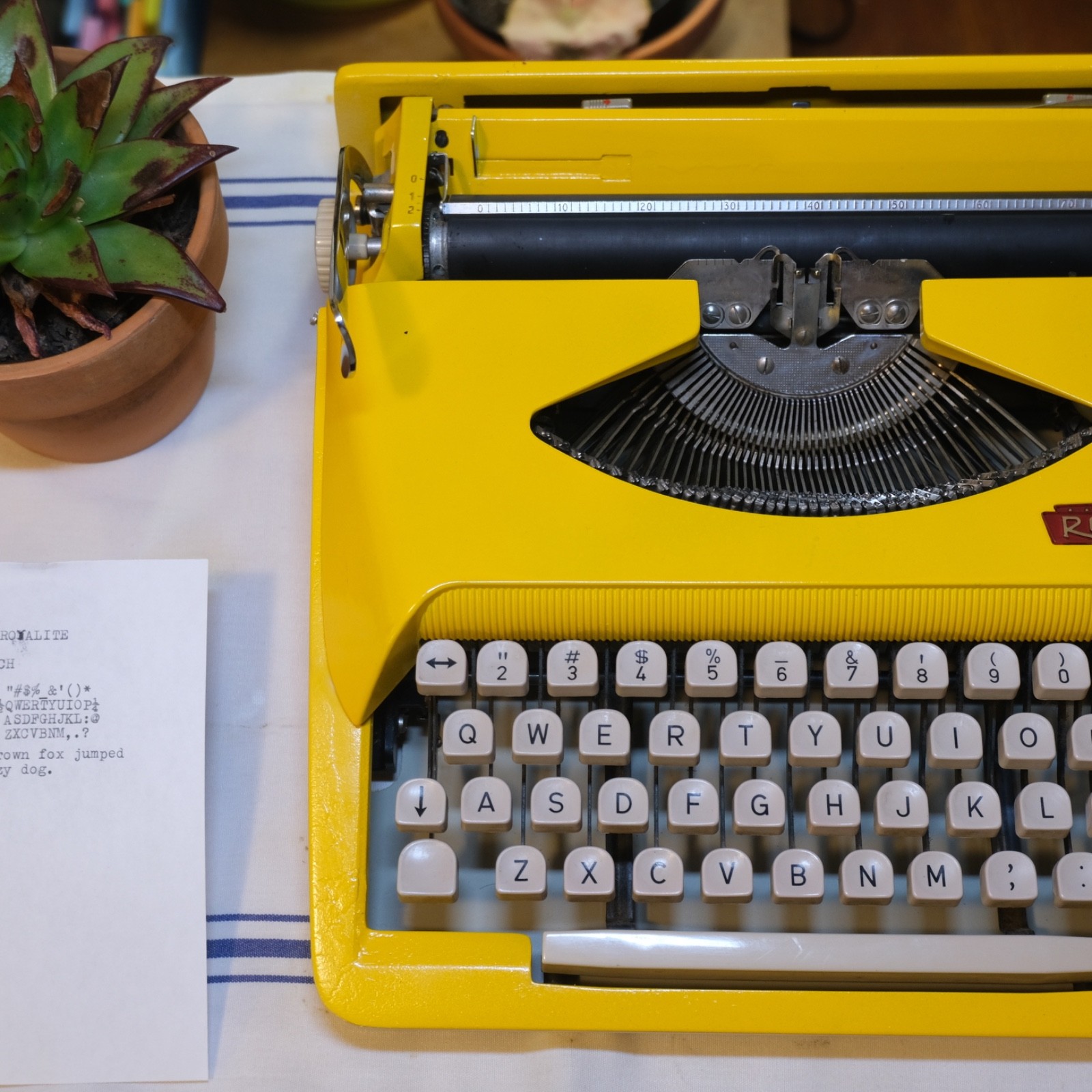 [NEEDS REPAIR] 1965 Royal Royalite Portable Typewriter Yellow SN#6372029 Pica
