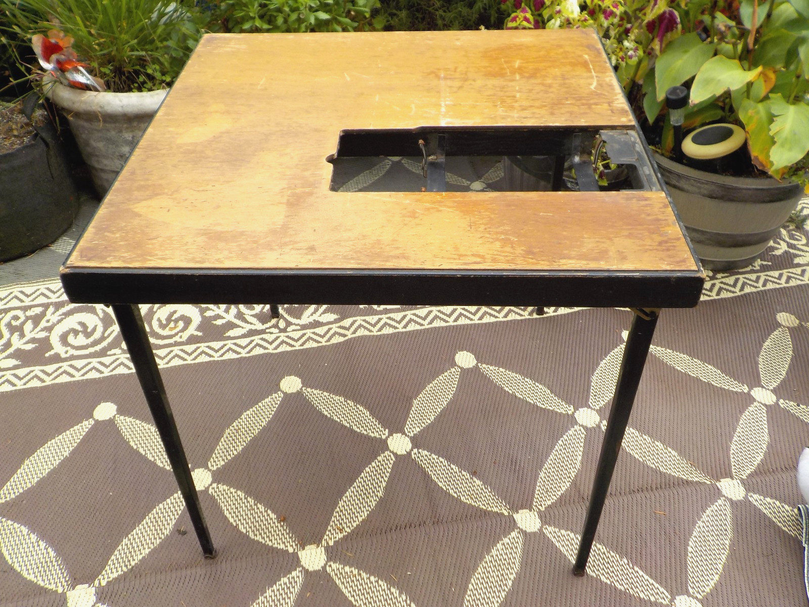 Vintage SINGER Featherweight Sewing Machine Wood Folding Table