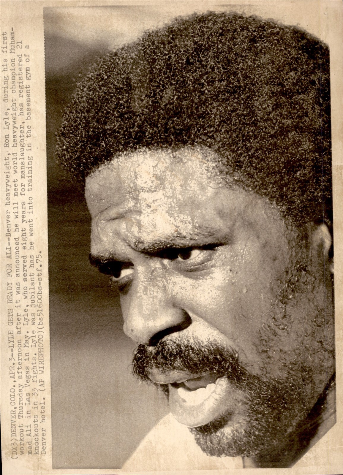 LG32 1975 AP Wire Photo HEAVYWEIGHT RON LYLE PREPS FOR MUHAMMAD ALI TITLE FIGHT