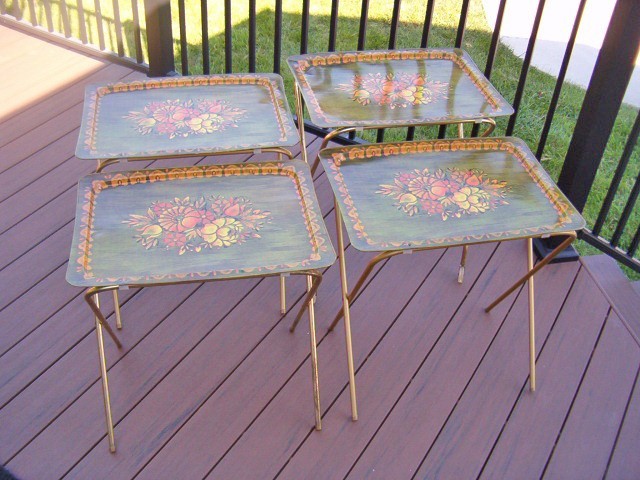 Set of 4 - 1960\'s Vintage LaVada Floral MCM TV Trays, Retro Decor 23\