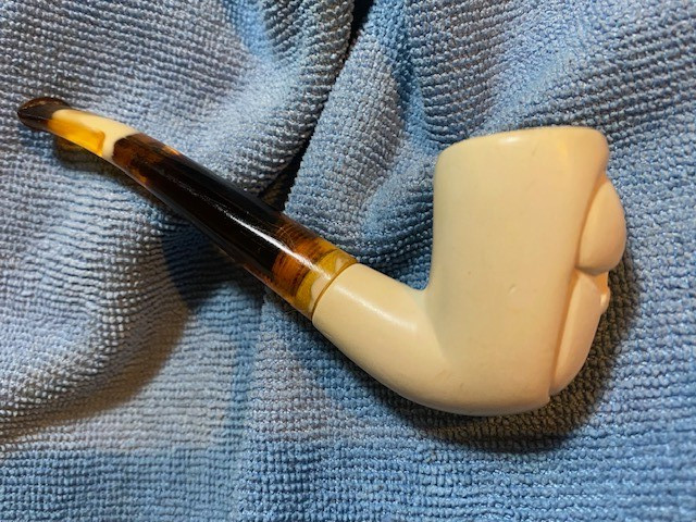 HAND CARVED MEERSCHAUM PIPE