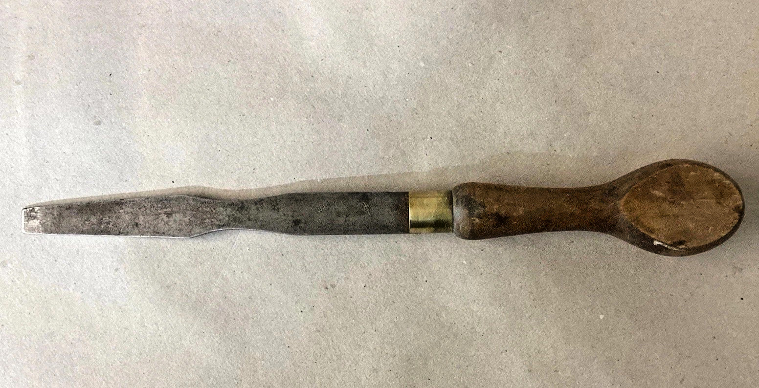 Vintage British Military Screwdriver 1977 with crow’s foot and serial number 