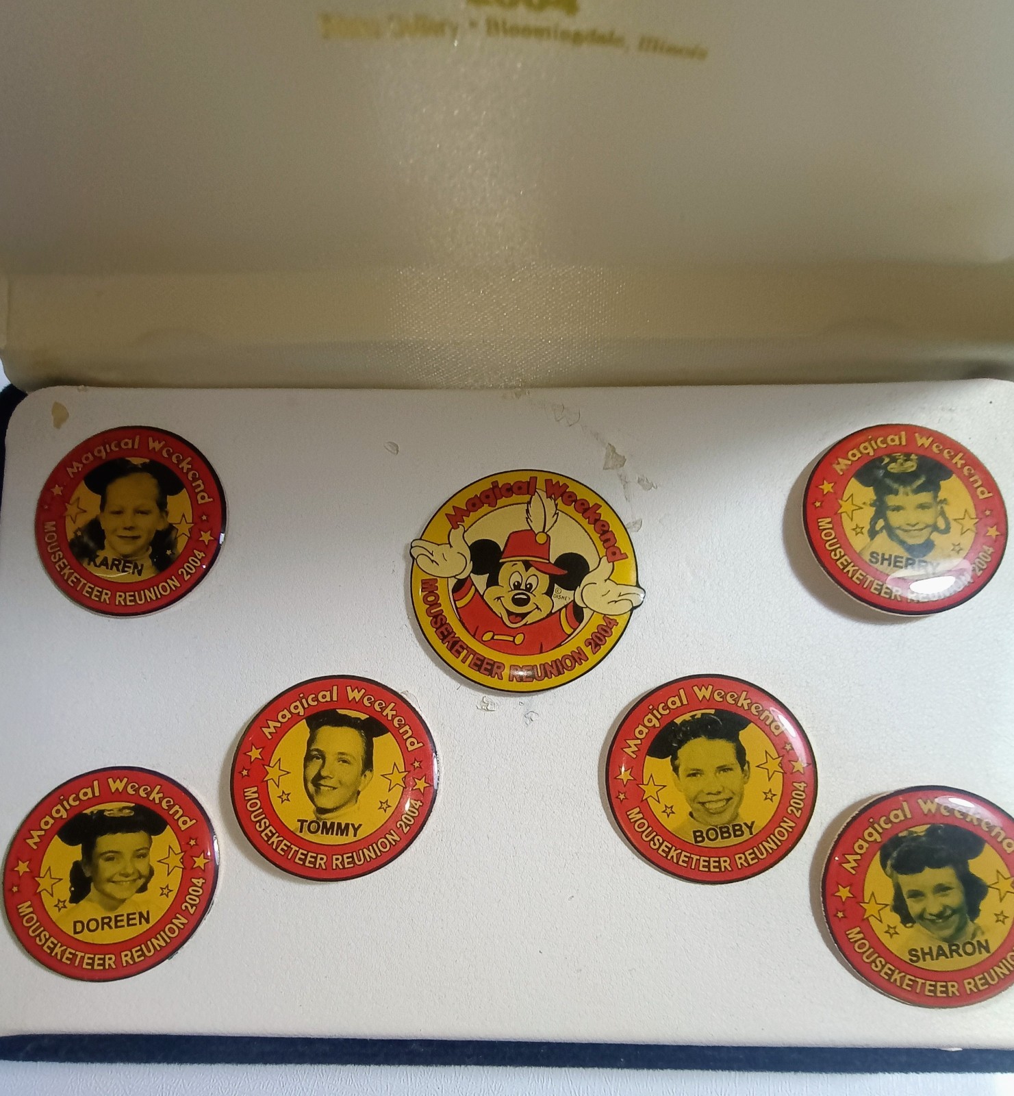 Retired Vintage 2004 Disney Magical Weekend Mouseketeer Reunion Pin Button Set 7