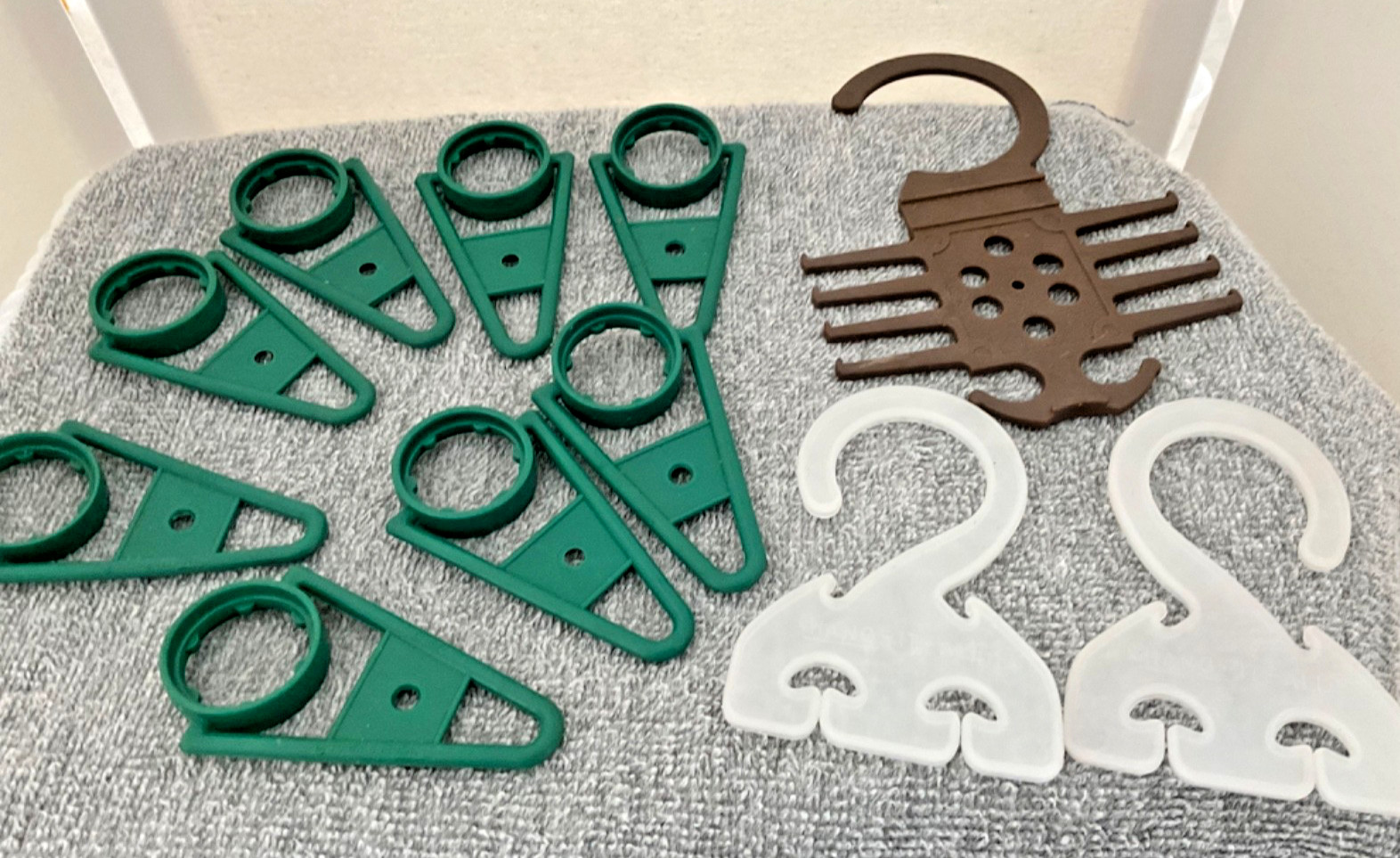 NOS Vintage Tupperware Lot 36 UNUSED Laundry Sock Sorters 1786 Broom Hooks 729 +