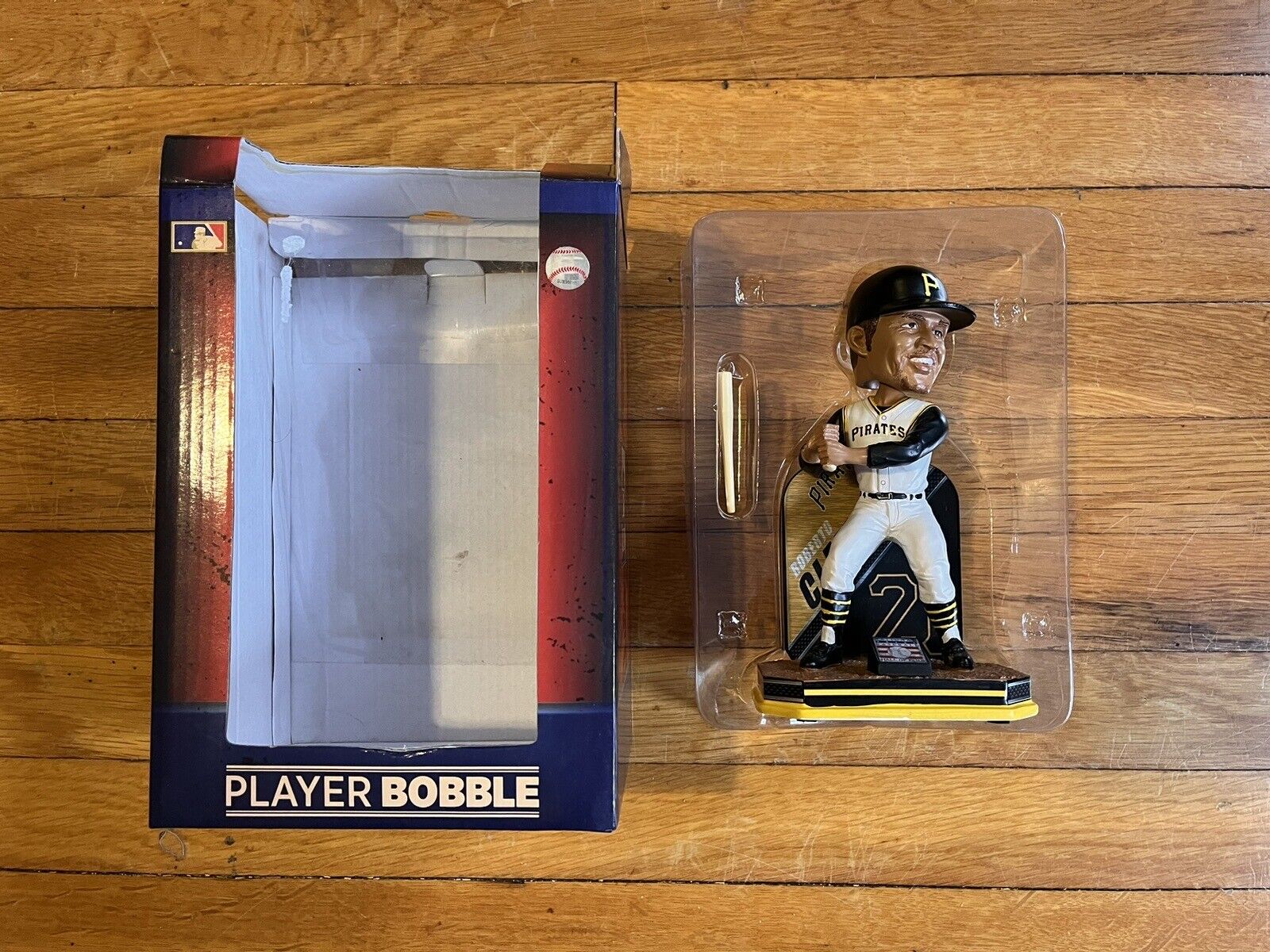 VINTAGE Roberto Clemente Pittsburgh Pirates Bobblehead 61/126 Limited Edition
