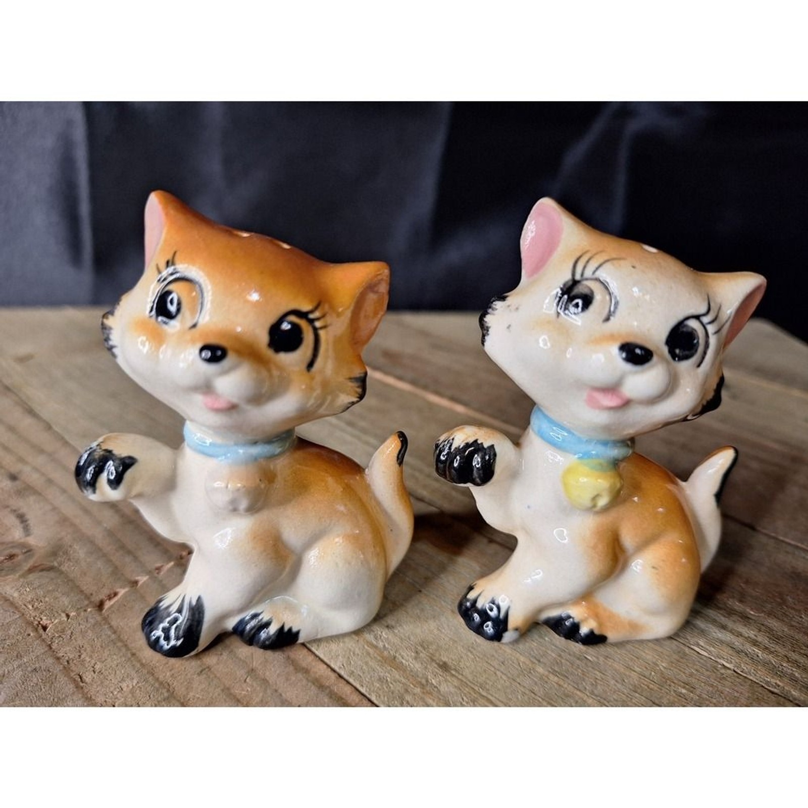 Vintage Ceramic Cat Salt &‎ Pepper Shakers Orange Blue Collar Mid Century Kitsch