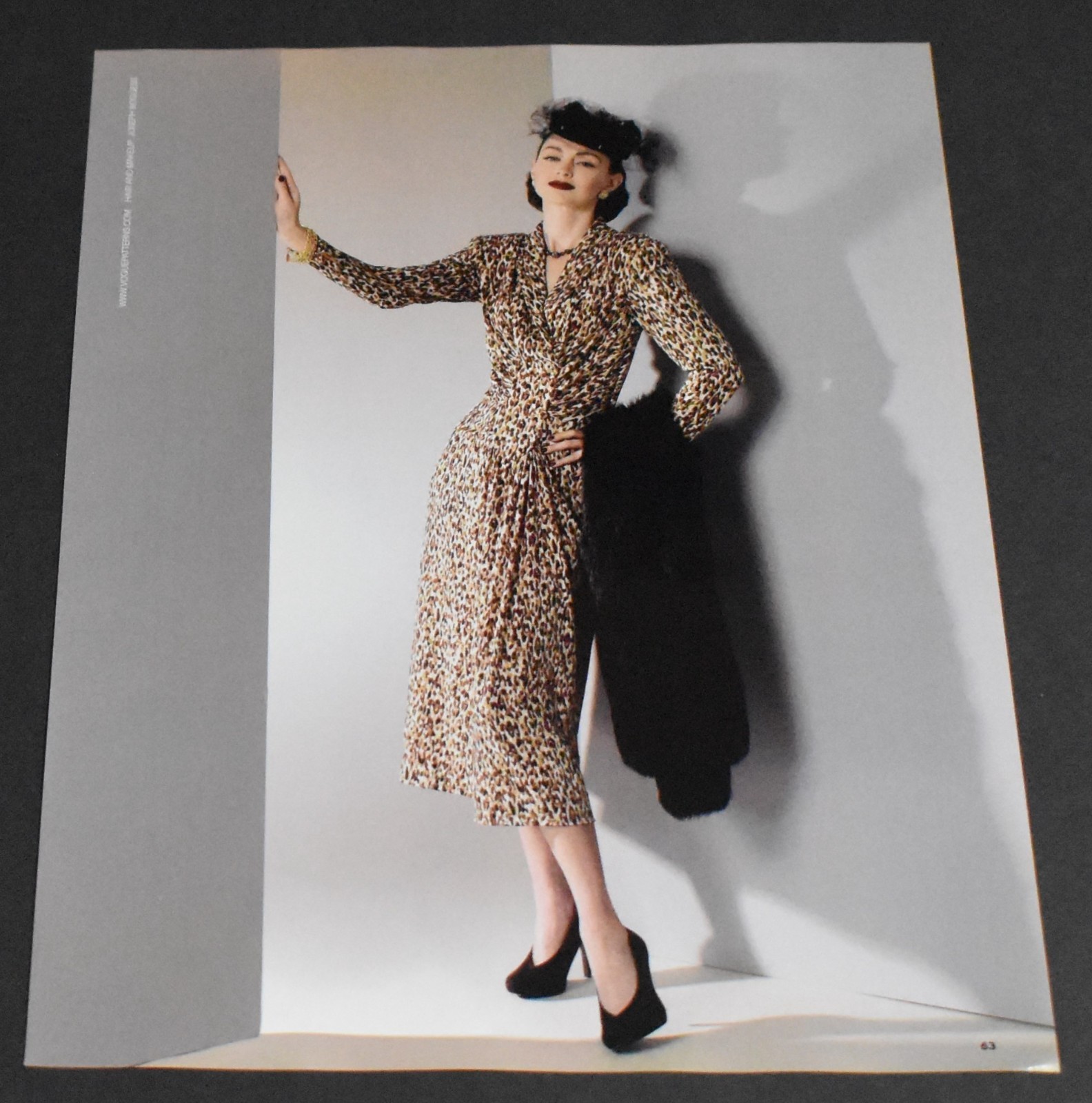 2015 Print Ad Fashion Lady Legs Heels Brunette Gorgeous Elegant Dress Smooth Art