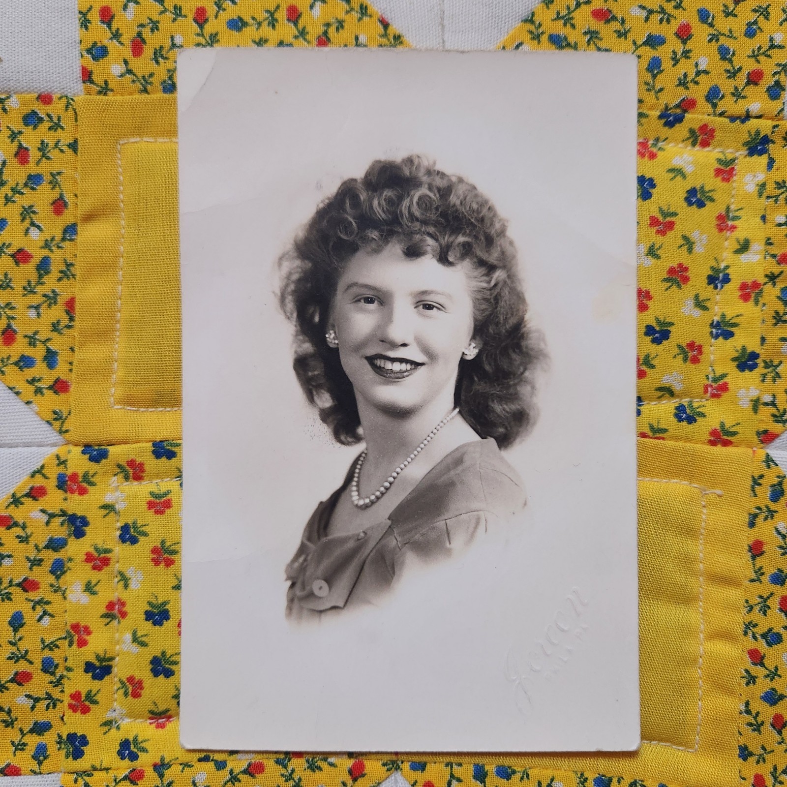 VTG 40s Studio Portrait 1940s Beautiful Young Woman Smiling Lipstick Pearls