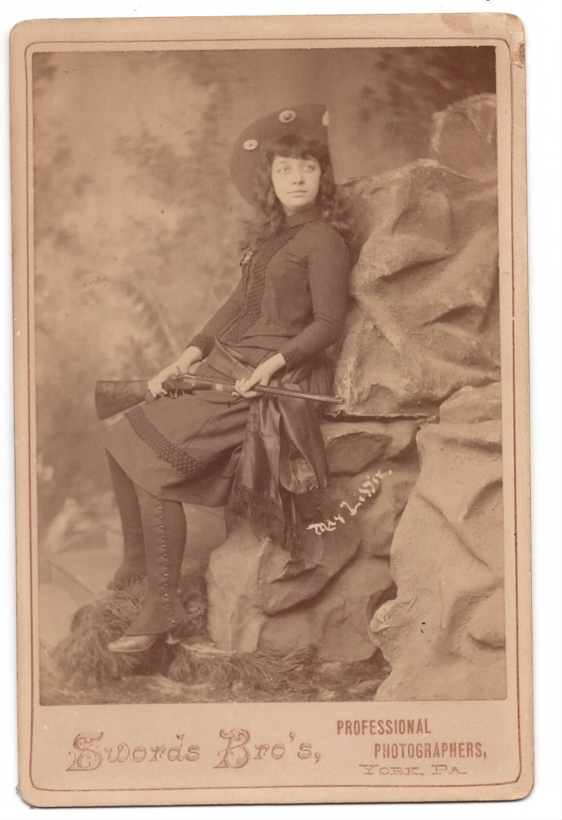 Original 1880s Cabinet Photo of Old West Sharpshooter May Lillie with Rifle