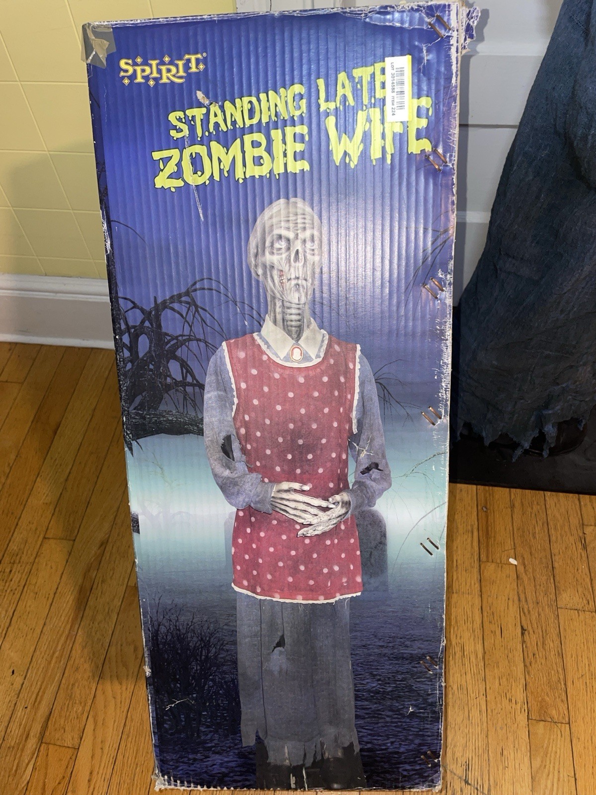SPIRIT HALLOWEEN STANDING LATEX ZOMBIE WIFE RARE Used Original Box