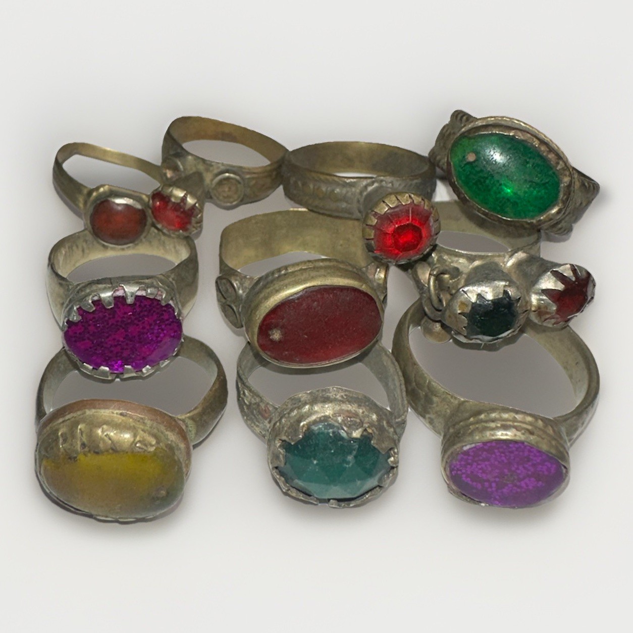 Post Medieval Antique Or Vintage Lot Of Rings Date Unknown