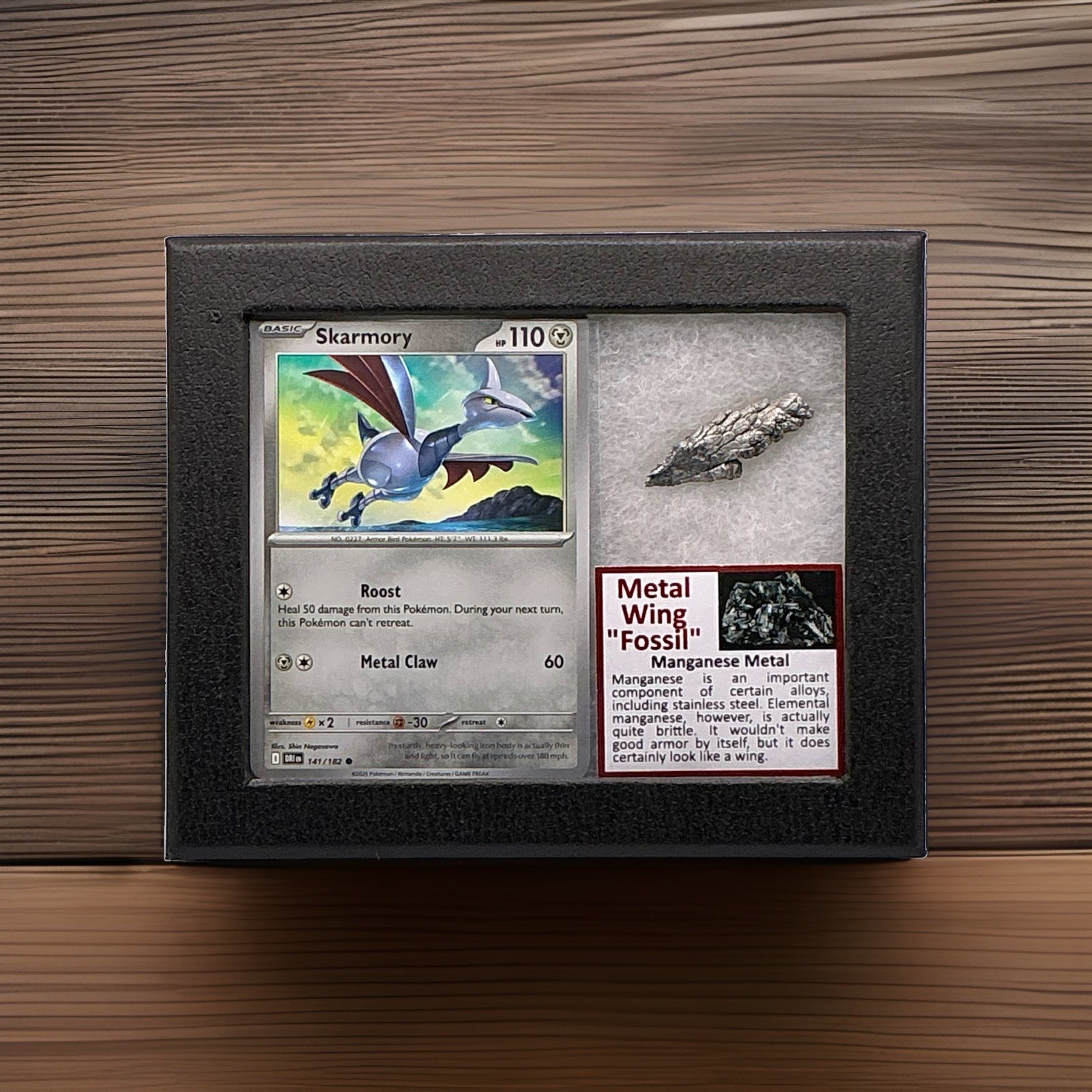 Skarmory Pokémon Card With Metal Wing Fossil (Manganese)Metal In Display Case
